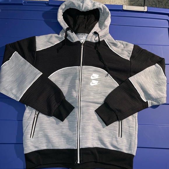 Mens Nike Sweatsuit - Picture 2 of 4